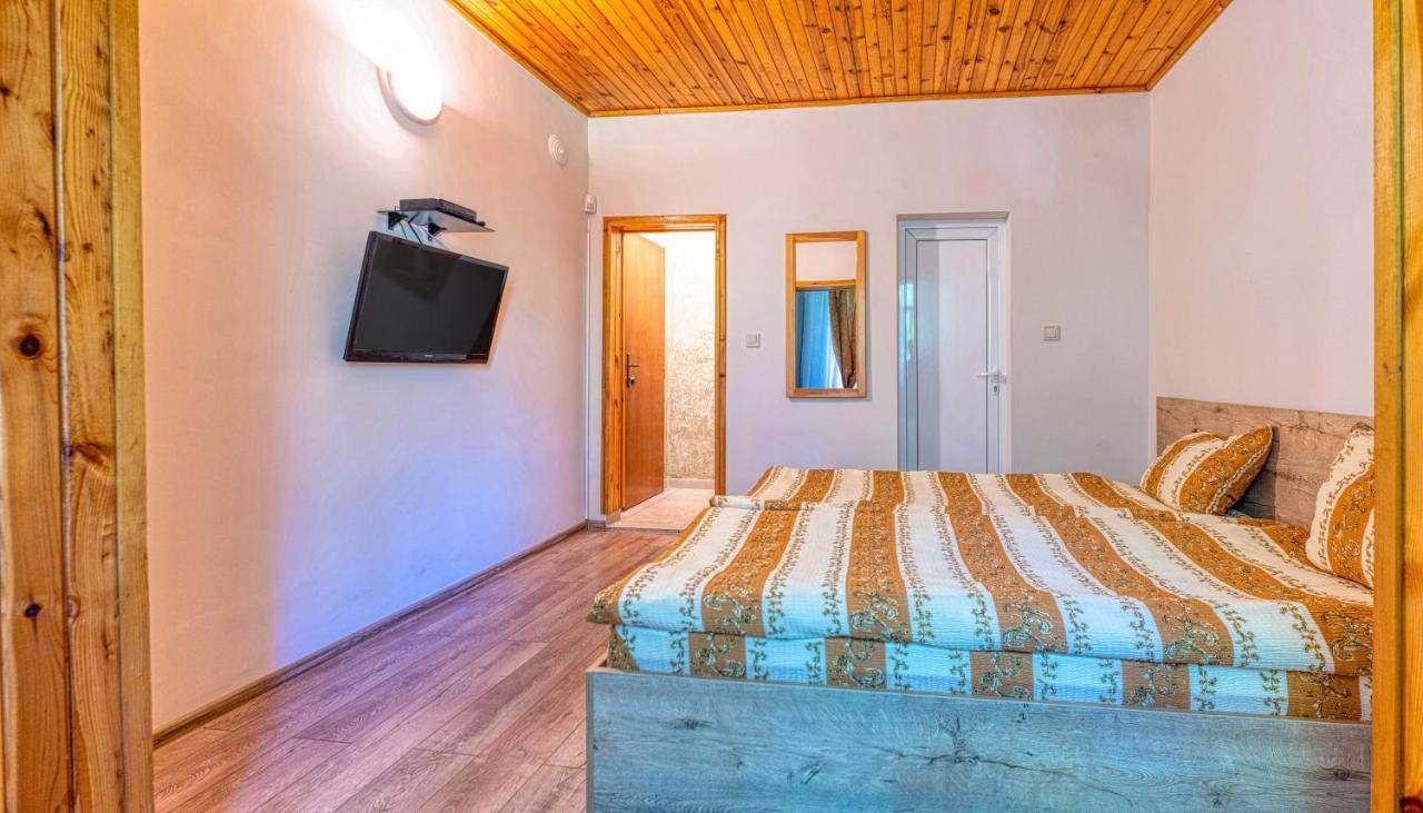Крушун - Единствена На Метри От Водопадите, Krushun - The Only Stay Just Meters From The Waterfalls 克鲁舒纳 外观 照片
